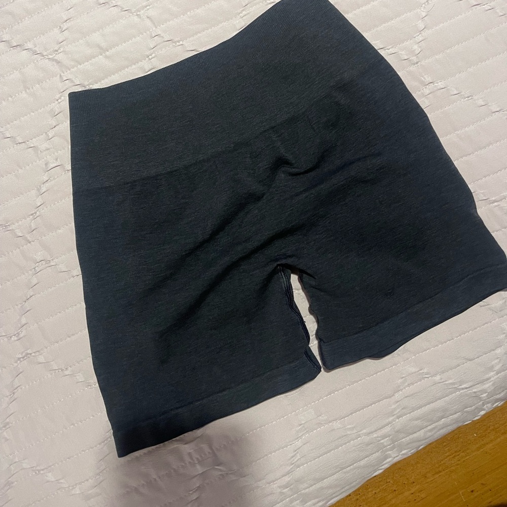 ALPHALETE AMPLIFY BLACK MARL SHORTS